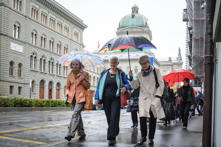 Klimaklage gegen Bundesrat und Verwaltung – 459 Seniorinnen fordern Schutz für Leben und Gesundheit