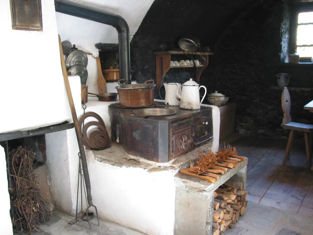 Paun cun paira und Pizochels. Küchengeschichten aus Graubünden – Weibliches Wissen rund ums Kochen